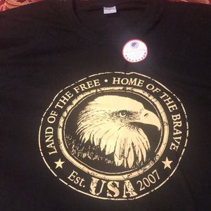 New. Men’s L black shirt Honoring Vets